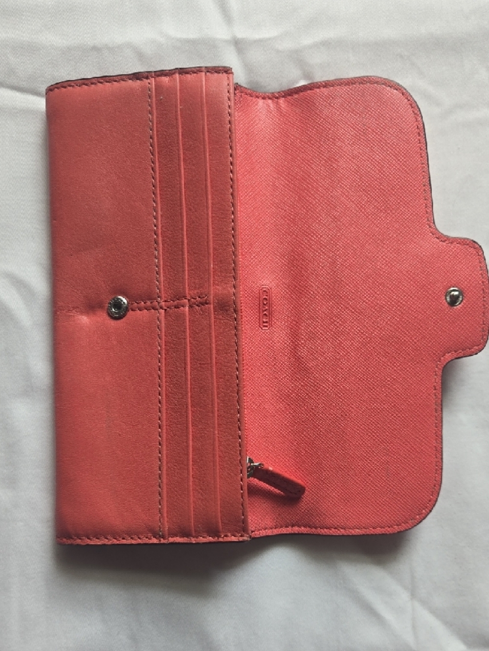 Coach Coral-Pink Leather Wallet with Silver Turnlock - Picture 2 of 2
